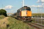 ViaRail Via Rail mit F40PH-2 6453 bei der Durchfahrt durch den Bahnhof Mt Pleasant am 6.8.2009.
