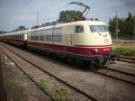 BR 103 Noch einmal ein Bild von der sch�nen 103 184 als Diese am 15.August  2009 mit dem TEE-Rheingold in Bergen/R�gen stand. 