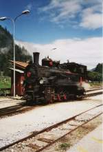 Lok der Zillertalbahn (760mm Adh�sionsbahn), beim rangieren im Endbahnhof Mayrhofen ...