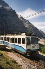 Zugspitzbahn Neuer Triebzug Nr. 14 der Bayerischen Zuspitzbahn (Meterspur-Adh�sions-Zahnradbahn), im Haltepunkt Riffelri� 1639m, im Juli 2009.