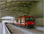 travys-pbr-pont---brassus-1435-mm Und so sieht der ganz neue Bahnhof von Le Brassus aus! 
Zwei Bahnsteiggeleise und eine Bahnhofshalle - Nicht gerade Berlin Hbf oder Li�ge Guillemins, aber immerhin...
�brigens Lichttechnisch ein Alptraum zum Fotografieren! 
16. August 2009