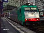BR 186 Die 186 135-0 bringt p�nktlich die G�ste zur Er�ffnung der Leichtathletik-Weltmeisterschaften aus Warschau nach Berlin. Der Warschau-Express in Berlin Hbf am 14.08.2009.