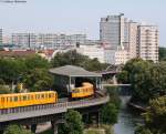 Zwei U-Bahntriebwagen der Linie U1 auf der M�ckernbr�cke 2.8.09  ...