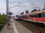 Zugtreffen im Bhf Leipzig-Paunsdorf. Ein durchfahrender ICE-T trifft auf die ...