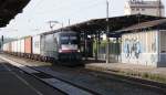 ES 64 U2-097 fuhr mit einem Containerzug am 15.08.2009 durch ...