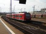 Ein Regional-Express wartet auf ...  Manfred Schneider 20.08.2009
