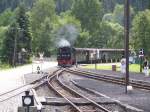 99 1542 bei der Einfahrt in den Bahnhof von Schmalzgrube ...