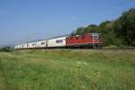 Re 4/4 II 11173 befindet sich am 18.8.09 in Bellach. ...