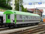 Personenwagen Rolla ralpin - Begleitwagen Db 51 85 02-10 022-4 abgestellt im Bahnhofsareal von Spiez am 20.06.2009