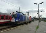 br-1116 1116 003-3 EM-Taurus Frankreich f�hrt an seinen bereitgestellten OIC 648 'A1 Blackberry' nach Salzburg. Aufgenommen im Bahnhof Wien West am 22.08.2009.

Update 26.08.09: Wie nun bekannt ist, handelt es sich bei der Aufnahme um den letzten Einsatztag der 1116 003. In Zukunft f�hrt sie im Rail Cargo Austria Look.