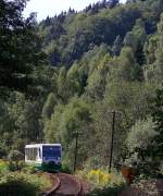 Vogtlandbahn 654 044 (VT44) als VBG83119 in Zwota, 23.8.09.