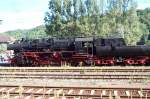 52 8079-7 fuhr mit einem Traditionszug bestehnend aus 1.Klassewagen der ...