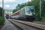 br-1116-vor-personenzugen 1116 264 am Intercity 403 'Saris' von Wien Westbahnhof nach Kosice, am 23.08.2009 auf der Verbindungsbahn vor Wien Speising.