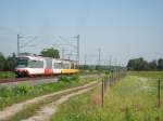 stadtbahn-karlsruhe-hier-nur-die-s-bahnen Wagen 847 (Regio Bistro) und Wagen XXX als S4 nach Achern, aufgenommen bei Forchheim am 24. August 2009.