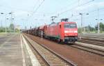 152 022-0 kommt hier mit Sch�ttgutwagen durch Berlin Sch�nefeld Flughafen ...