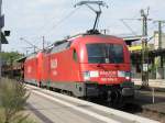 BR 182 182 018-2 schleppt am 26.08.'09 185 230-1 mit einem G�terzug durch Lehrte