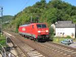 189 058-1 befindet sich hier als Lz unterwegs in Hatzenport ...
