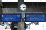 Zugzielanzeiger Hier ein RE4 Meeting in D�sseldorf HBF, einmal der st�ndliche um XX:22 und der Verst�rker 8 Minuten im Anschluss