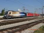 br-541-taurus Die Fahrzeuge der Baureihe 541 der Slowenischen Eisenbahnen genie�en in der Hauptstadt Ljubljana Heimvorteil und sind daher auf dem dortigen Bahnhof immer wieder in gr��erer Zahl anzutreffen. An der Spitze dieser Viererkette befindet sich die j�ngste Werbelok des Unternehmens, die 'Swarovski-Lok' 541 101-6; aufgenommen am 20.8.2009.
