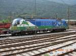 br-541-taurus Ein �beraus erfolgreicher Eisenbahnausflug nach Slowenien: beide Sonderloks der Baureihe 541 konnten abgefangen werden. Zun�chst 541 001-8 ('Alpska konvencija'), abfahrbereit vor einem G�terzug auf dem Bahnhof Jesenice (20.8.2009).