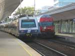  Gesichtskontrolle ein 4020 Triebzug neben einem Doppelstock-Steuerwagen. Aufgenommen am 23.08.2009 ...