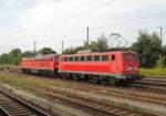 140 590-1 zieht eine Ludmilla durch den Magdeburger Hauptbahnhof. Fotografiert ...
