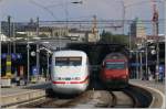 ICE 401 582-2 und Re 460 004-5 fahren gleichzeitig aus ...