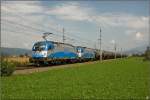 Die beiden Adria Transport Maschinen 1216 920 & 921 ziehen ...