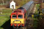 M41 2318 mit Schnellzug bei Ujudvar(S�d-west Ungarn).31.10.2008  ...