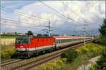 E-Lok 1044 057 fährt mit EC 733 Der Warmbaderhof von ... E-Lok 1044 057 fährt mit EC 733 Der Warmbaderhof von ...