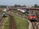 BR 225 Die 225 003 am 30.08.2009 bei einer Rangierfahrt in M�hldorf und die 364 775 ist abgestellt. 
