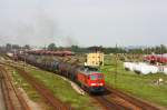 muhldorf 233 662 f�hrt am 28.08.09 aus dem Bahnhof M�hldorf in Oberbayern aus. Am Zugschluss hing 217 014.