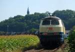 BR 217 217 014 schiebt den Kesselwagenzug f�r 233 662 bei T�ssling nach. An diesem Tag war 217 014 fast ausschlie�lich am Ende des Zuges zu finden. 28.08.09