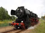 br-52--kriegslok-52-drg-dr-db--nicht-052-db- 52 8047-4 (aus Nossen) bei der gro�en Fahrzeugparade am 22.08.09 im SEM-Chemnitz-Hilbersdorf.