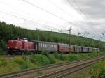Die NeSa V 100 2335 bef�rdert hier eine Leergarnitur des ...