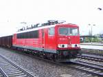155 048-2 steht in Berlin Sch�nefeld Flughafen an einem Roten ...