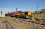 MEG-Lok 215 durchf�hrt am 09.09.09 mit einem Kohlependel(W�hlitz-Buna) den Bahnhof ...