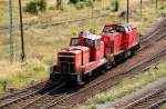 BR 363 203 112 verschiebt am 07.08.09 363 677 im Rbf Halle(S).