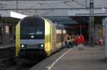 Jetzt aber flott: ER 20-011 wartet am 29.08.09 in Hamburg-Altona ...