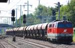 br-2143 Bauzug mit 2143 016 und Nachspanntriebfahrzeug 2016 014 bei der Durchfahrt in Bad V�slau am 7.9.2009
