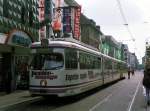dusseldorf GT8 2672 Rheinbahn D�sseldorf mit einem Beiwagen der Serie 1633ff in der Neusser Innenstadt auf Linie 709, als die Strecke noch zweigleisig gef�hrt wurde. Das Bild entstand im April 1999.