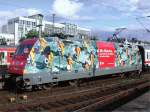 101 056 mit Italienwerbung am 24.07.2002 in Hamburg-Altona.  ...