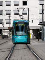 frankfurt-main Stra�enbahn Wagen 247 auf der Linie 12 nach Bornheim, Burgstra�e an der Haltestelle Willi-Brandt-Platz; Frankfurt am Main, 23.08.2009
