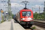 182 019-0 mit Containerzug in M�nchen Heimeranplatz am 30.05.09  ...