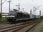 MRCE 185 564-2 durchfährt am 16.09. 09 mit einem Container Ganzzug ... MRCE 185 564-2 durchfährt am 16.09. 09 mit einem Container Ganzzug ...