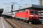 120-134-2 mi IC am Gleis 6 in Essen HBF.
18.9.2009  ...