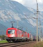 br-1016 1016 038-0 und eine unbekannte 1x44er ziehen einen KLV-Zug, unterst�zt von der nachschiebenden 1216 127 kurz hinter Schwaz zum Brenner. 10.09.09