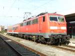 BR 111 mit Zugen 111 017 in N�rnberg Hbf mit Sdz im August 2008.
