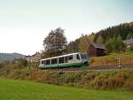 Vogtlandbahn 654 045 (VT45) als VBG83119 in Zwota, 20.9.09.