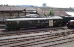 biel-bienne-rb BDt Nr. 1990: weiteres historisches Fahrzeug am Tag der offenen T�r im IW Biel. Dahinter Ae 8/14 11801, rechts angeschnitten das braune SBB-Krokodil, 19. Sept. 2009, 13:41